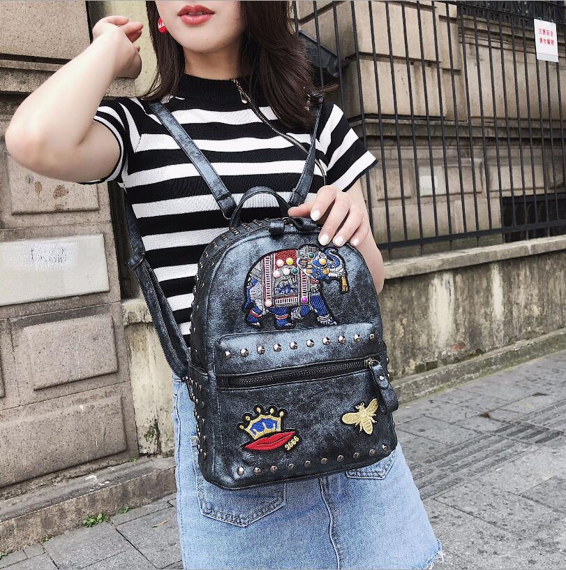 2018 new backpack large capacity travel bag rivet embroidery student backpack bag backpack