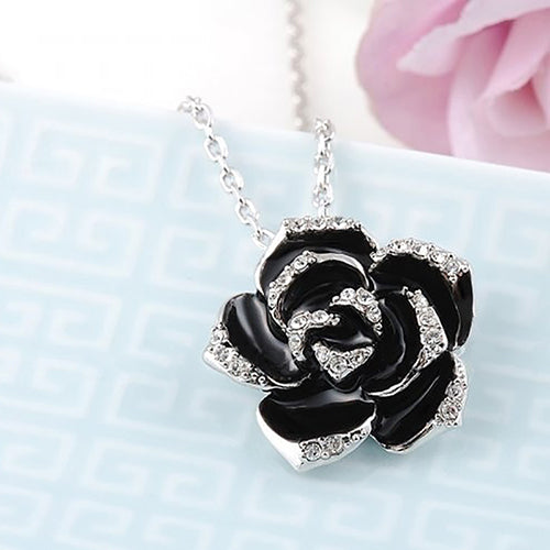 Fashion Lady Women Rhinestone Rose Flower Pendant Necklace Elegant Xmas Gift