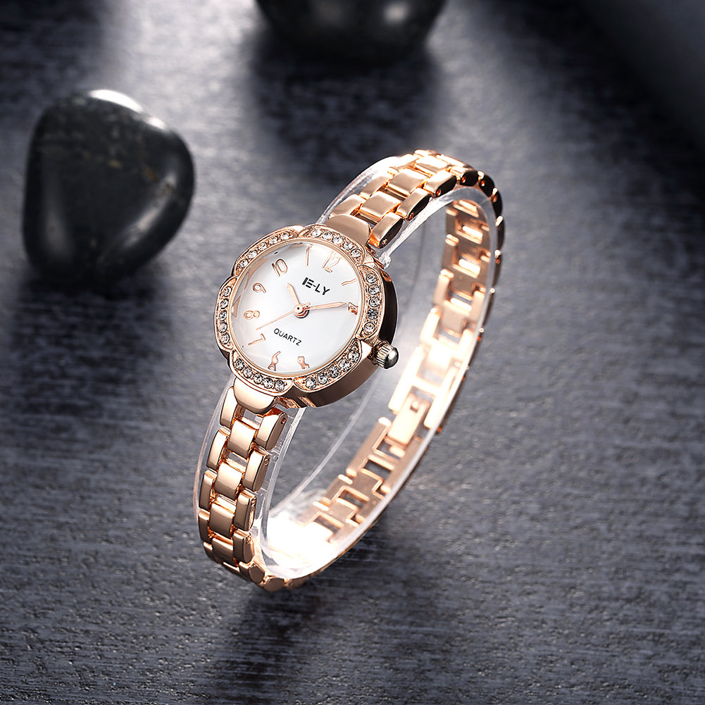 Watch series fashionable ladies fashion new watch steel band.