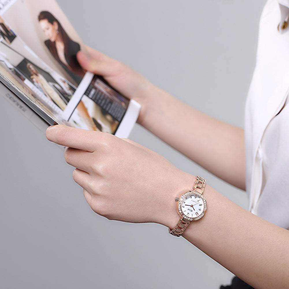 Watch series fashionable ladies fashion new watch steel band.