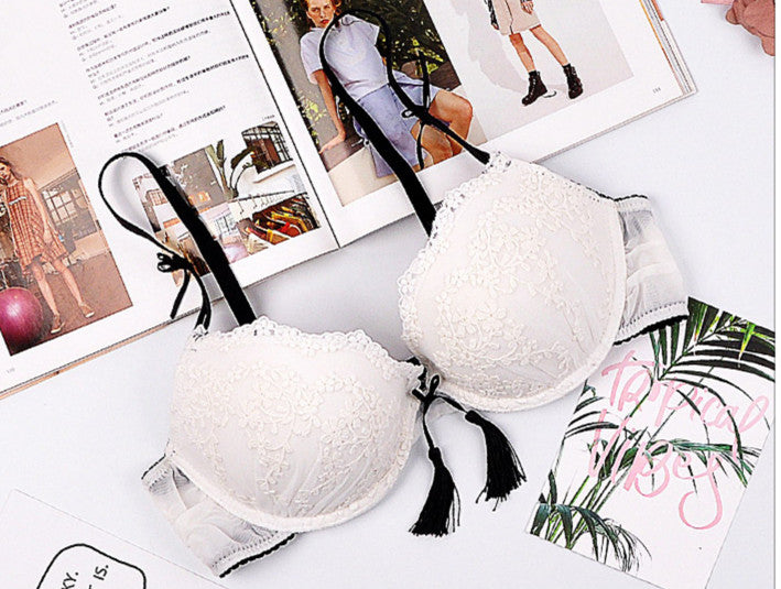 Fashionable Womens Cozy Palace Bra Pendant Womens Sexy Underwear Gather Bra Set