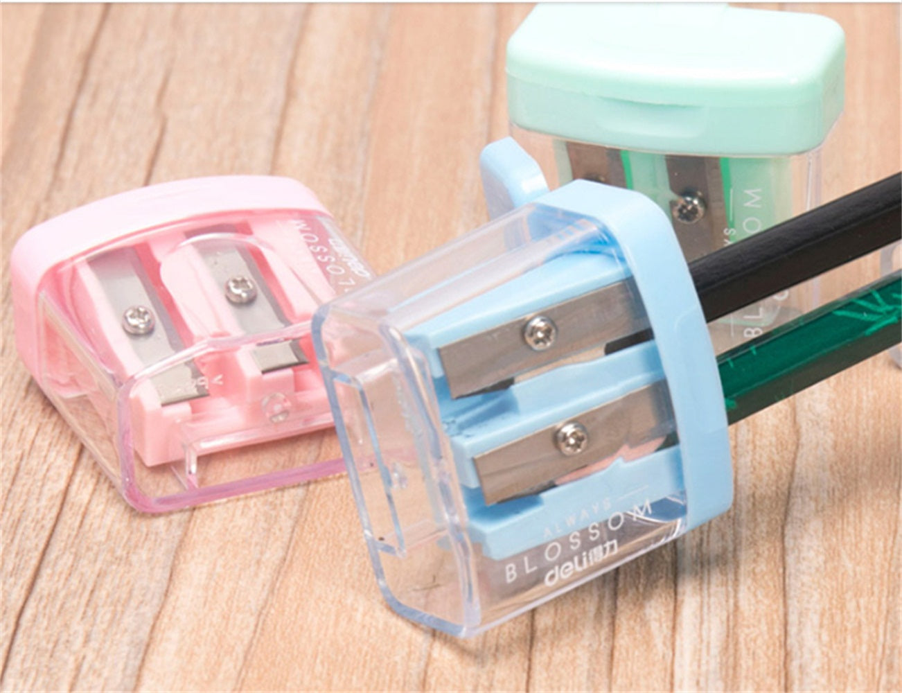 1pc Double Holes Plastic Pencil Sharpeners Candy Color Transparent Standard Pencil Cutting Machine Deli 0576 color random