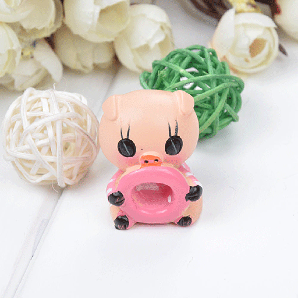 4Pcs/Set Cute Cartoon LOVE Pig Resin Car Dashboard Doll Ornaments Accessories