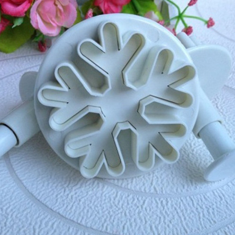 3Pcs Snowflake Fondant Cake Decorating Mold DIY Sugarcraft Cutter Plunger Mould