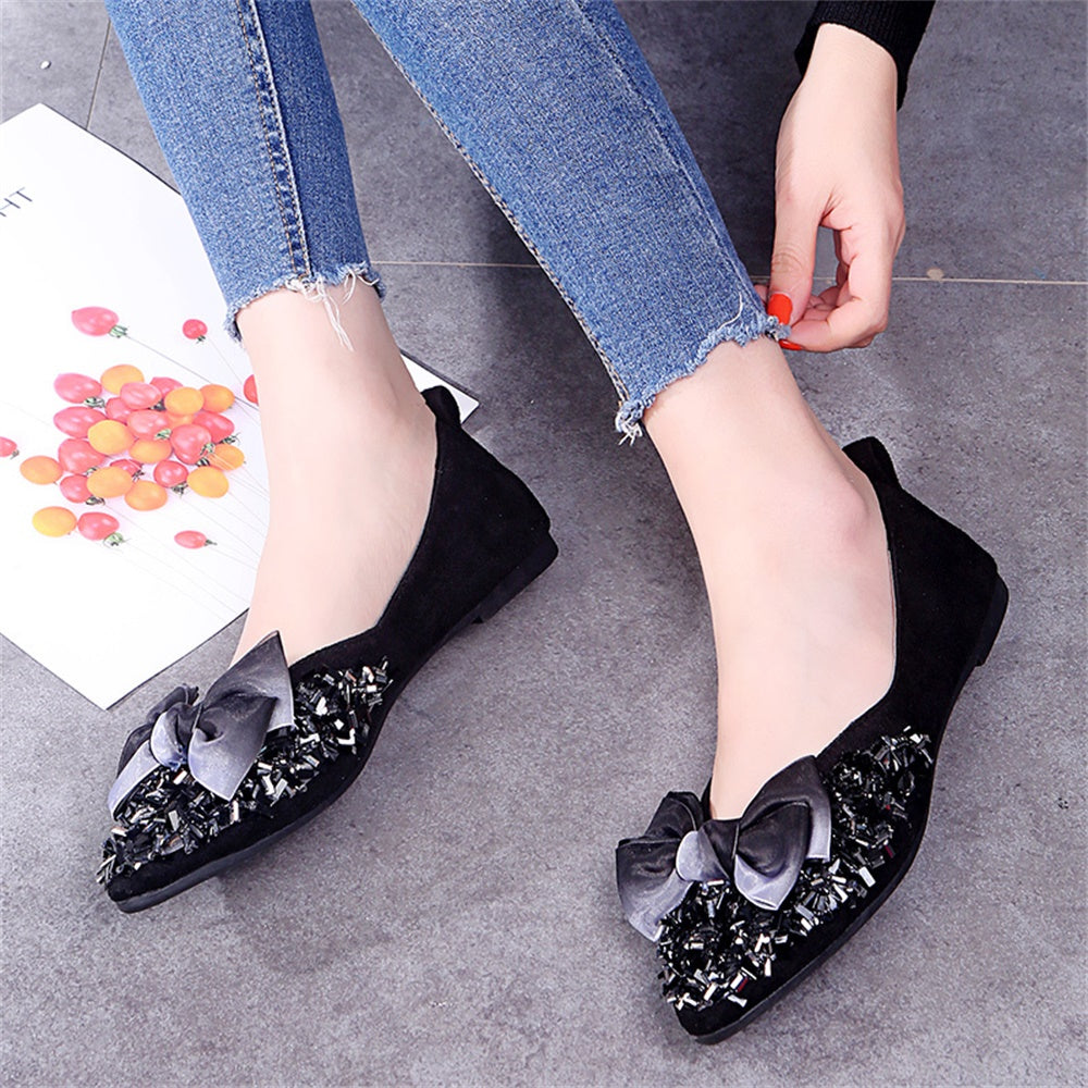 Butterfly-tied pointed flat-bottomed shallow-mouthed single shoe
