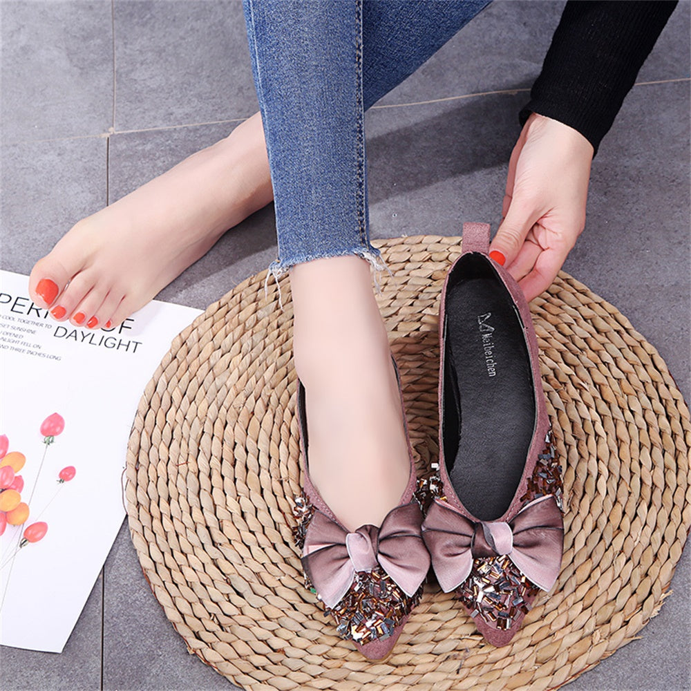 Butterfly-tied pointed flat-bottomed shallow-mouthed single shoe