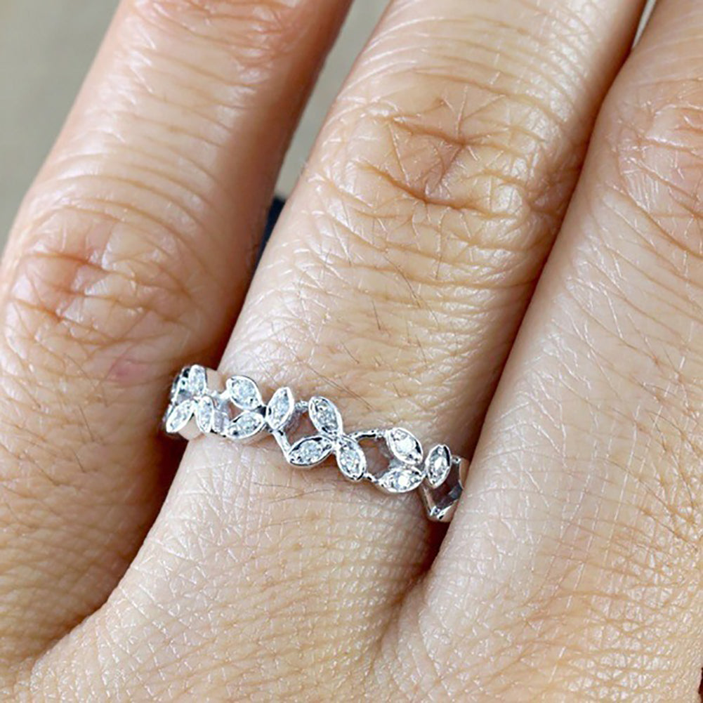 Fashion Hollow Leaf Design Women Rhinestone Jewelry Engagement Wedding Ring