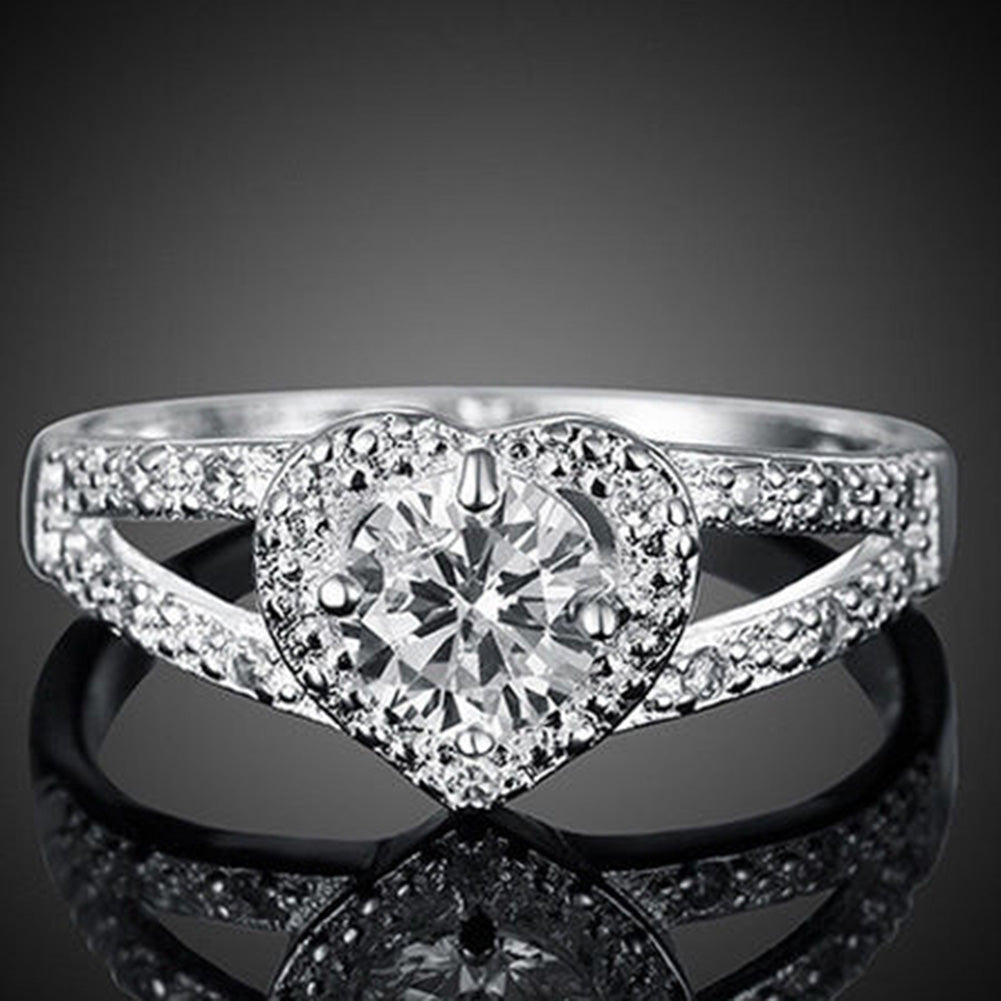 Fashion Women Heart Shape Rhinestone Hollow Band Finger Ring Wedding Jewelry