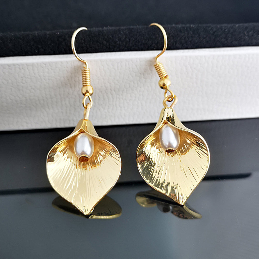 Creative Women Faux Pearl Flower Petal Pendant Hook Earrings Retro Party Jewelry