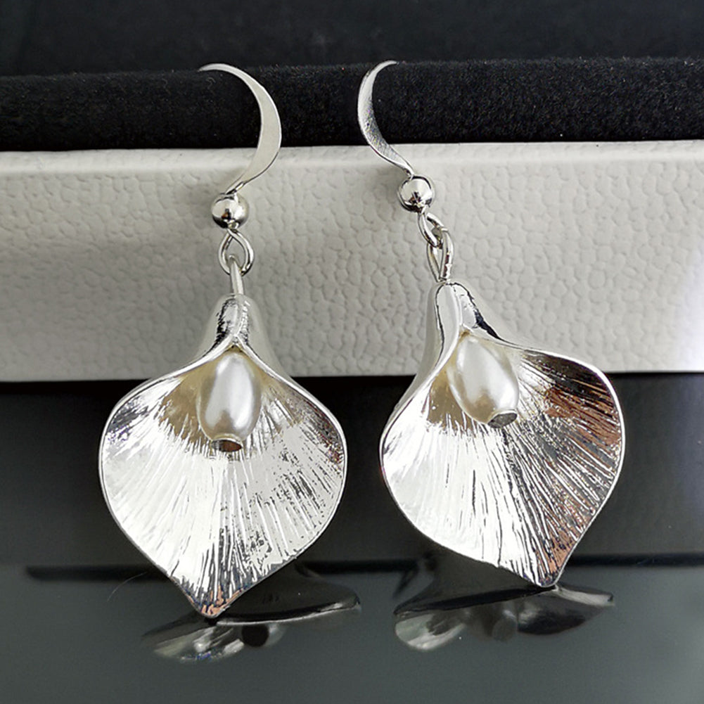 Creative Women Faux Pearl Flower Petal Pendant Hook Earrings Retro Party Jewelry