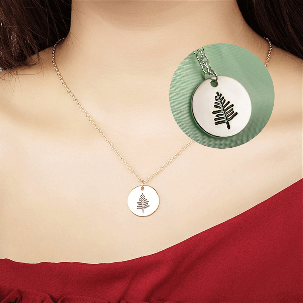 Fashion Women Round Leaf Carving Pendant Necklace Adjustable Chain Jewelry Gift