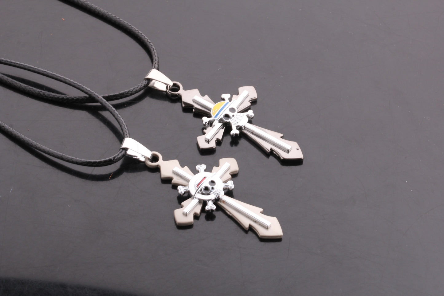 One Piece Skull Marks Cross Necklace