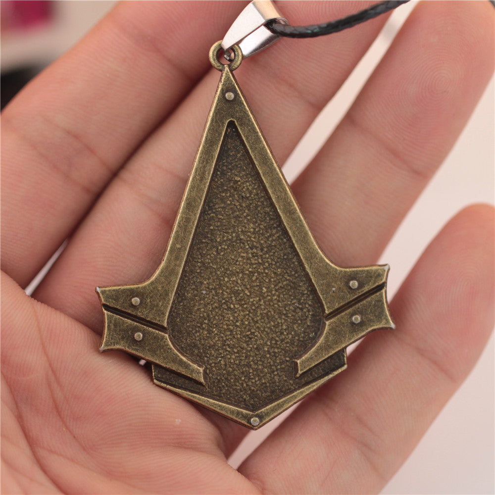 Assassins Creed Syndicate Ezio Deiss Mond Necklaces
