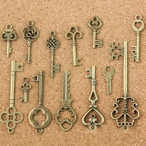 13Pcs Antique Old Look Bronze Keys Vintage DIY Pendant Metal Charms Decorations