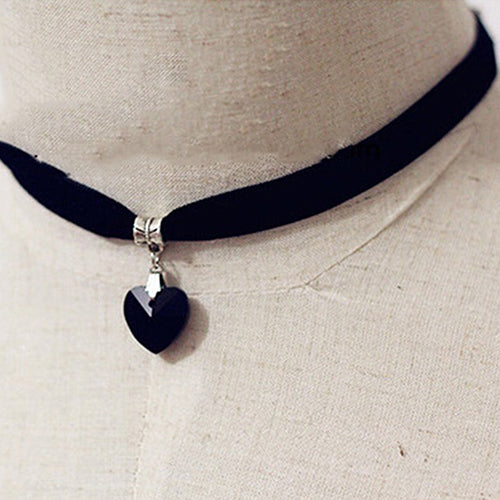 Vintage Black Velvet Collar Resin Heart Pendant Gothic Handmade Punk Necklace