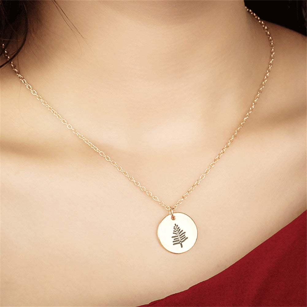 Fashion Women Round Leaf Carving Pendant Necklace Adjustable Chain Jewelry Gift