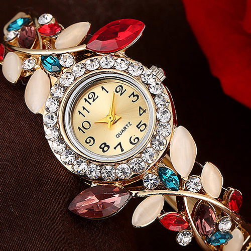 Women's Leaves Round Dial Rhinestone Inlaid Bracelet Quartz Dress Wrist Watch