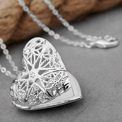 Women's Stylish Silver Plated Hollow Out Heart Photo Locket Charm Necklace Gift